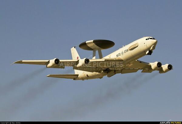 PlanePictures_'s tweet photo. NATO Boeing E-3A http://t.co/zLRdT1l6bF