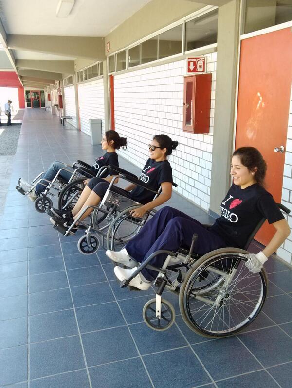 Alumnas de Fisioterapia en nuestro campus el día de hoy.