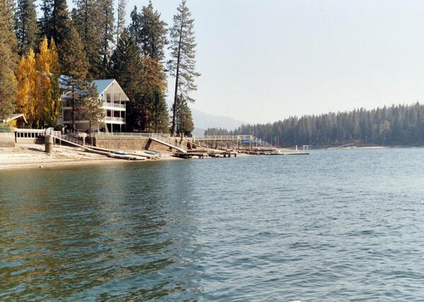CALandMgt's tweet photo. Bass Lake's main office opens tomorrow, so it must officially be #CAMPING SEASON! Get out here! Now! #BassLake http://t.co/WOKje9xxTf