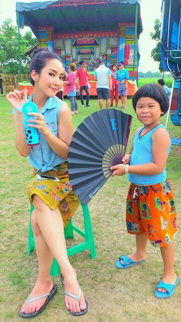 Levi_Replay's tweet photo. @akhamsiri_JJ พัดให้คุณหนู..เอิ่มมม..ชื่อไรนะ?? อ๋อ..แก้วกุดั่น!!!
55555 ^__< http://t.co/zuyGfhLcXa
