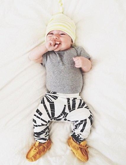 dotdotsmile's tweet photo. Here's a new legging print that will be available soon.  Look how cute this little guy is in them! http://t.co/hRAfsmjqzU