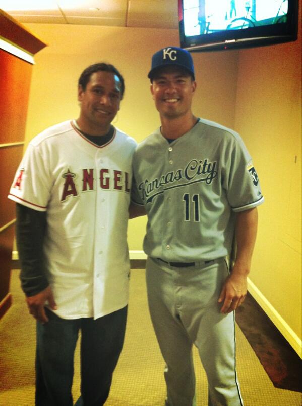 TheRealJGuts's tweet image. Met fellow Oregon bro @tpolamalu yesterday (Roseburg,Winston) Found out he played baseball back in day. #TotalStud