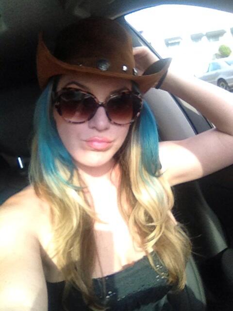 My giddy on up or giddy on out look!  ;p http://t.co/9KPFk9Lhq2