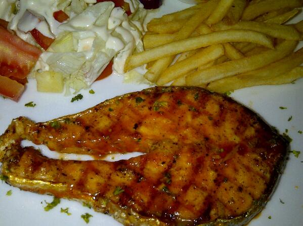 TGIF! Here's MTB Salmon Steak for your delightful Friday lunch ;)