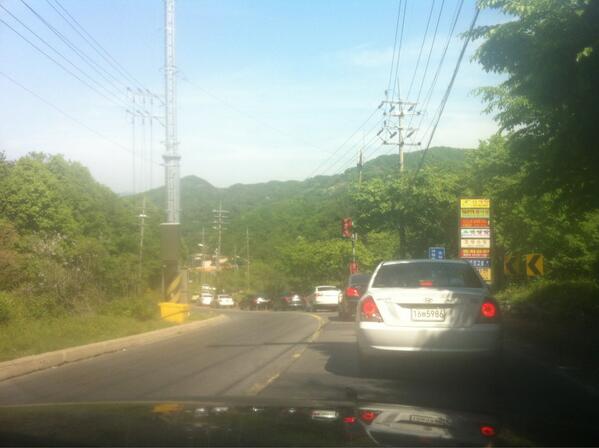 ragoon83's tweet photo. 남한산성부근 엄청막혀요 http://t.co/RLIJc5xy3v