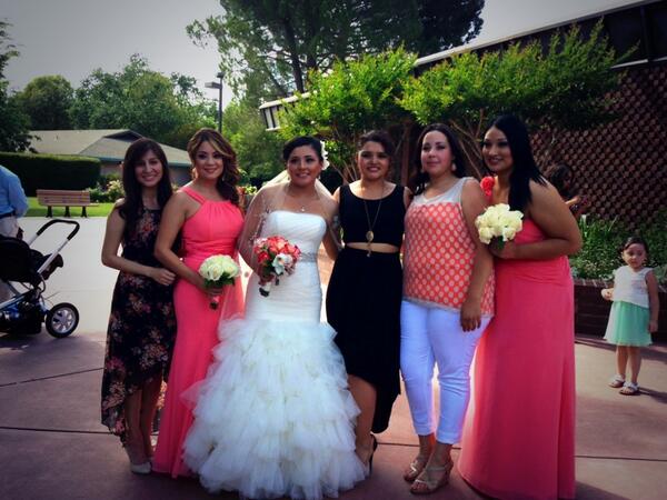 ana_rsls's tweet image. After many yrs being reunited w/ my line sisters at our sandz wedding was a blessing. #LambdaClass #Spring2006