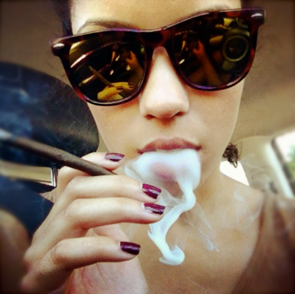 ChicksAndWeeds tweet picture