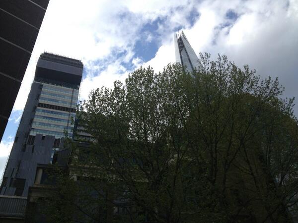 UnitedAnodisers's tweet photo. Progress on Guy's Hospital Tower! Anolok ll finish on façade. http://t.co/PIuxcwGZGT