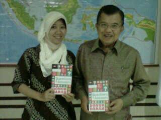 Buku Question &amp; Answer Donor Darah @fisirach, <a href="/robbynur/">dr.Robby Nur Aditya</a> Layak dimiliki dan dibaca cc :<a href="/palangmerah/">Indonesian Red Cross</a>