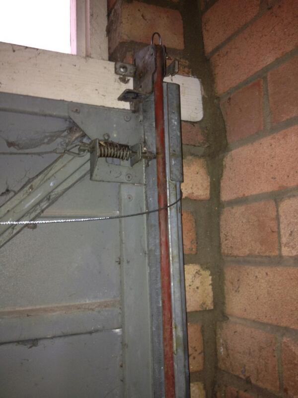 GDR_Cambridge's tweet photo. Another pic of the F3c. The springs are concealed within the frame. http://t.co/7aJeRymjg4