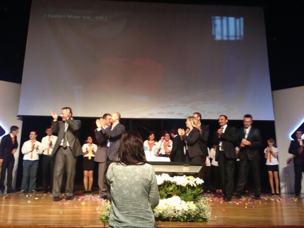 aycasalgin's tweet photo. Bursa PERYON 15. Yılını Kutluyor Yönetim Kuruluna Harika Bir Süpriz ile.... http://t.co/9YRUbg2bZU