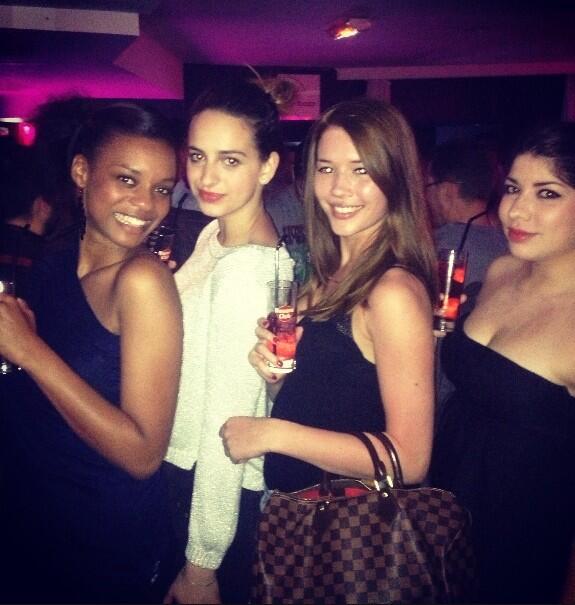 EmilieBrouss's tweet photo. @noemiegabali @sophia_carlota @clairoushbella Miss my girls! #Tropdsentiments http://t.co/gU4a0P33Ac