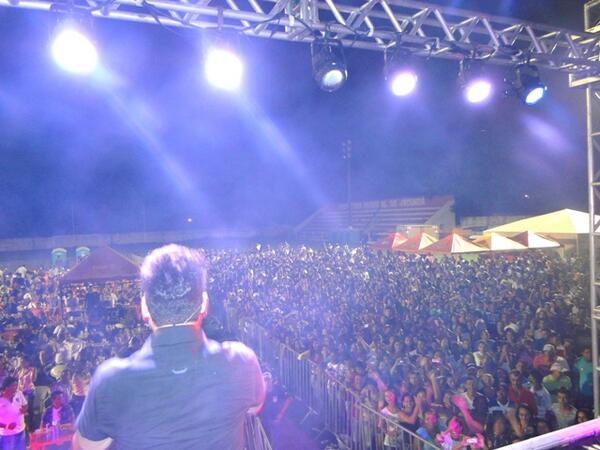 mariozan_rocha's tweet photo. Show lotadooo!! Obrigado a todos os meus fãs pelo carinho sempre!! http://t.co/hFmbaQtFkZ