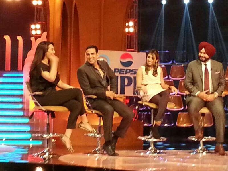  Akshay kumar and Sonakshi sinha at ipl 2013 extra innings to Promote OUATIMA with Navjot Singh Sidhu