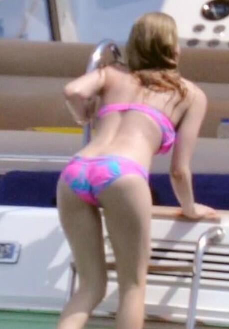 Celebrities Butts on Twitter: "Celebrity Butt. Avril Lavigne  http://t.co/U7xihblDoJ" / Twitter