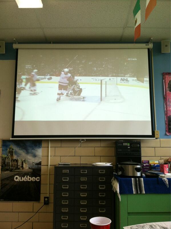 ethankaiser33's tweet image. Hockey highlights in class #goodclass