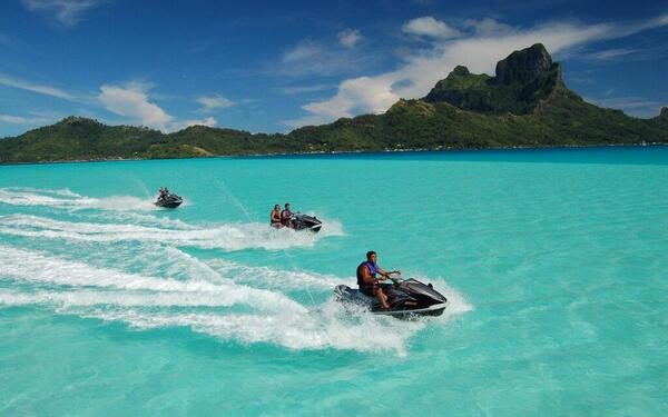 jaydorsett's tweet photo. @DHotchkis RT @ThatsEarth: Jet Skiing, Bora Bora http://t.co/8PFnAIxlHU