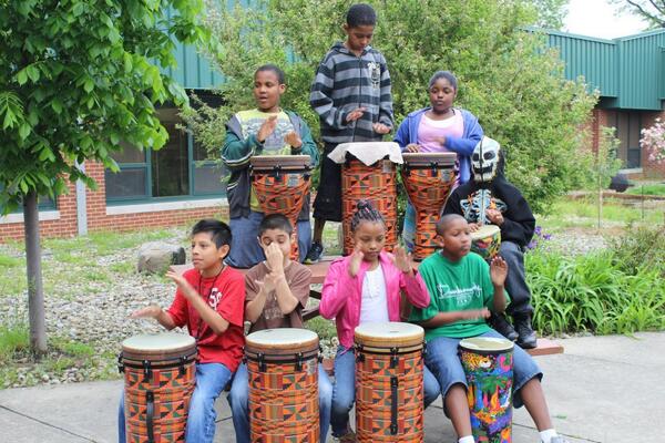 HHSIPA's tweet photo. Nice weather? LET'S TAKE THE DRUMS OUTSIDE! http://t.co/kZ4Mu8TWmI