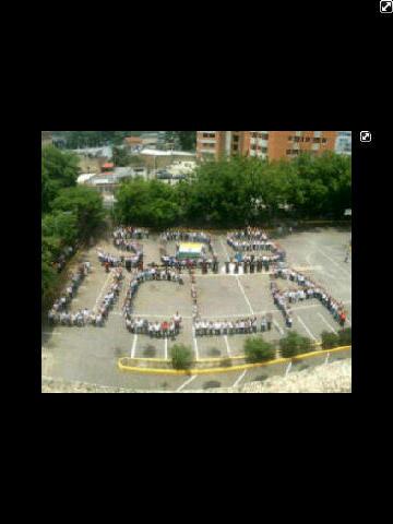 AtauclaPresente's tweet photo. universitarios unidos por un aumento de sueldo todos los sectores luchando por nuestra universidad #uclasomostodo http://t.co/NYKIZw7Dxr