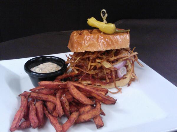 9600Kitchen's tweet image. Great new specials - The patio is open - We have a cool and refreshing NEW cocktail menu too! Happy Friday, Come by!