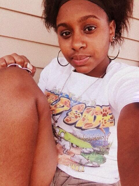 17_doin's tweet photo. Chillen on da porch http://t.co/4wD7yDW3Td