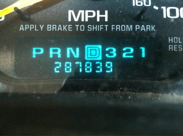 FarmPictures's tweet photo. You know it's a chevy farm truck when you see this http://t.co/uKF1EKeQ0z