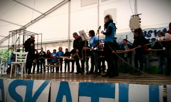 Eragileen indarrak preso zegoen bertsolaria askatu dute!!! #M18herrira