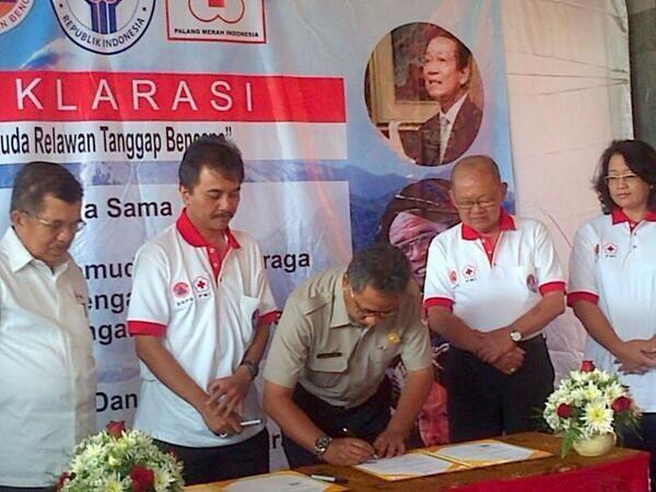 Deklarasi Pemuda Tanggap Bencana. Foto Doc <a href="/KRMTRoySuryo/">KRMT Roy Suryo</a>. Cc : <a href="/palangmerah/">Indonesian Red Cross</a>  #Yogyakarta18Mei2013
