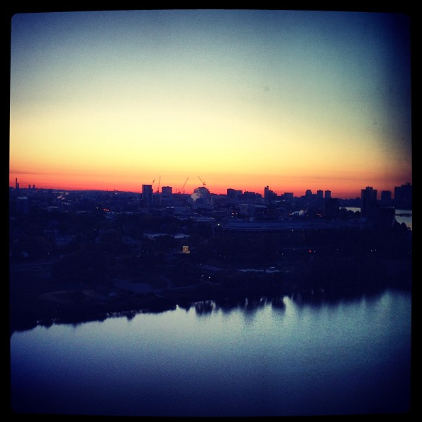 OnlyInBOS's tweet photo. To all graduating this morning, enjoy this beautiful day to the sunrise #onlyinBoston #BU2013 (@Al_EXA) http://t.co/PLr91QwzAo