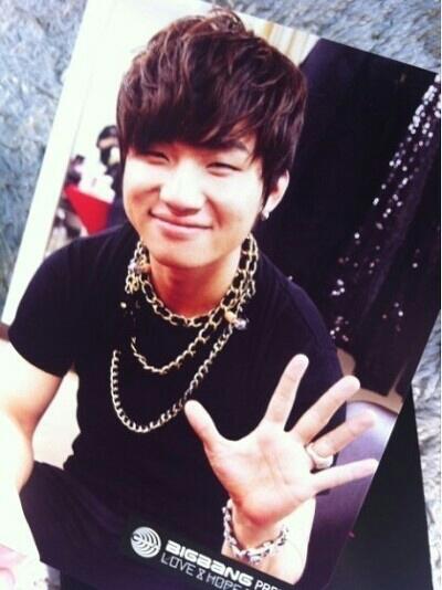 BB_bbul_bot's tweet photo. @Movement2U 다섯대만 맞을래요? http://t.co/pp77BcwavF