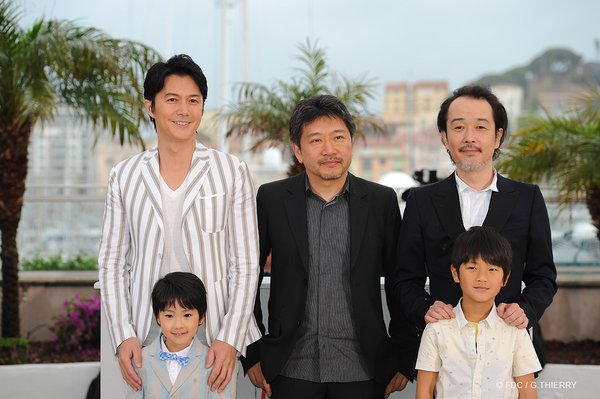 kumi's tweet photo. ��ンヌ、行きたかったなぁ。@FdC_officiel  Photocall: SOSHITE CHICHI NI NARU (Like Father, Like Son) – Kore-Eda Hirokazu #Cannes2013 http://t.co/Bd0YHVj36P