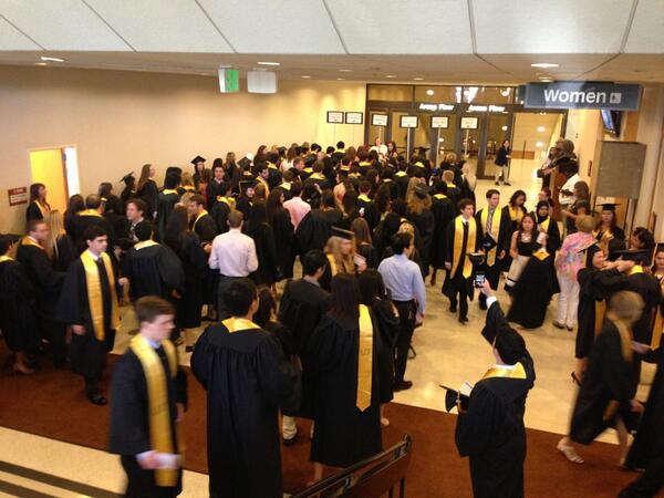 thedailytexan's tweet image. The graduates are checking in at the Erwin center! #UTgrad