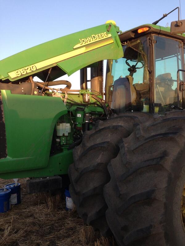 jasoncraig9's tweet image. Who can tell me what&apos;s missing here?#grainfarmproblems