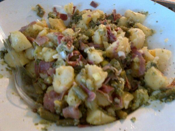 roetsster's tweet photo. Hot potato salad. W tongue, spring onion, beans and salsa verde. http://t.co/D24RL8LjKM