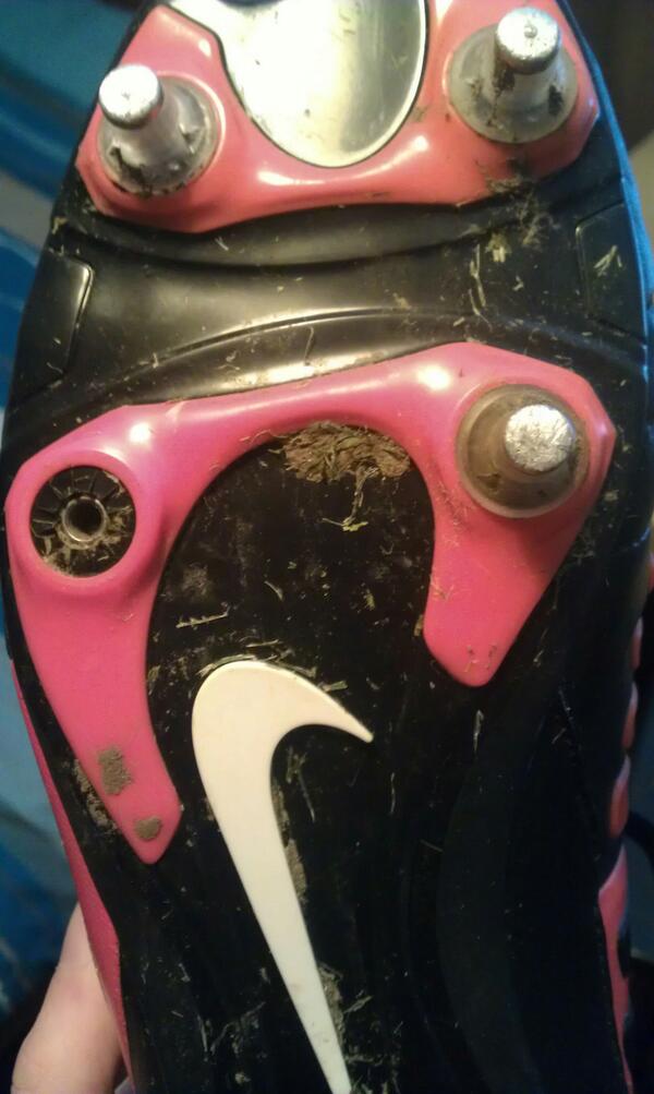 mjKneafsey's tweet image. Off to sports direct I go to but some studs #bootproblems