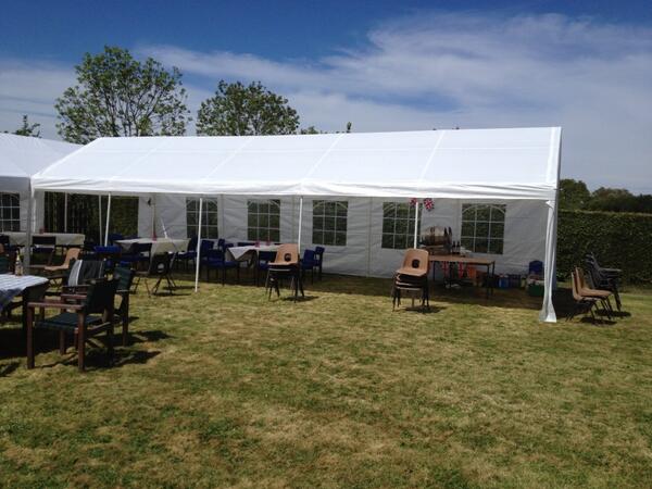 eltbelt's tweet photo. @cjvuk @leigh_fodden @Luke_Ryan22 @PMR_88 good weather? Boiling here:) and yes that's a keg in the background #sorted http://t.co/tHBWABDyl4