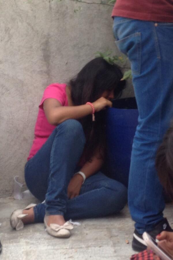iBorreguito's tweet photo. Que no llego al baño, POS EN LA MACETA @mariana_min JAJA' http://t.co/hnRgi2BxDT