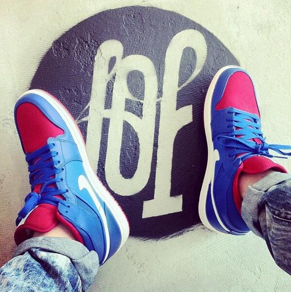 sneakerwinkel's tweet photo. Air Jordan 1 Mid 'Game Royal'
http://t.co/OEdhqVwcoZ http://t.co/rCg9FTnUAE