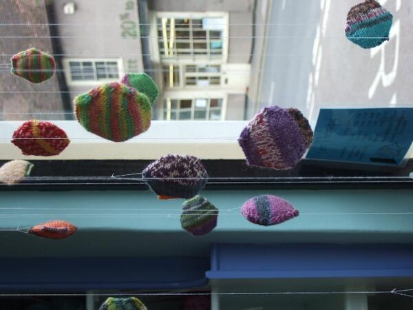 YarnTherapy's tweet photo. It's raining hexipuffs http://t.co/K3s4NnDERX