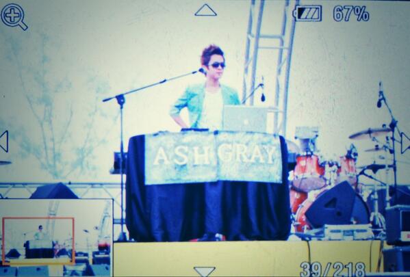 ashgrayTH's tweet image. "@eunju8601: 그린플러그드 2013 애쉬그레이 프리뷰 1 애쉬그레이의 핵! 심태현 짱짱★ http://t.co/agt676uRLU"

은쥬양 쌩유~^^