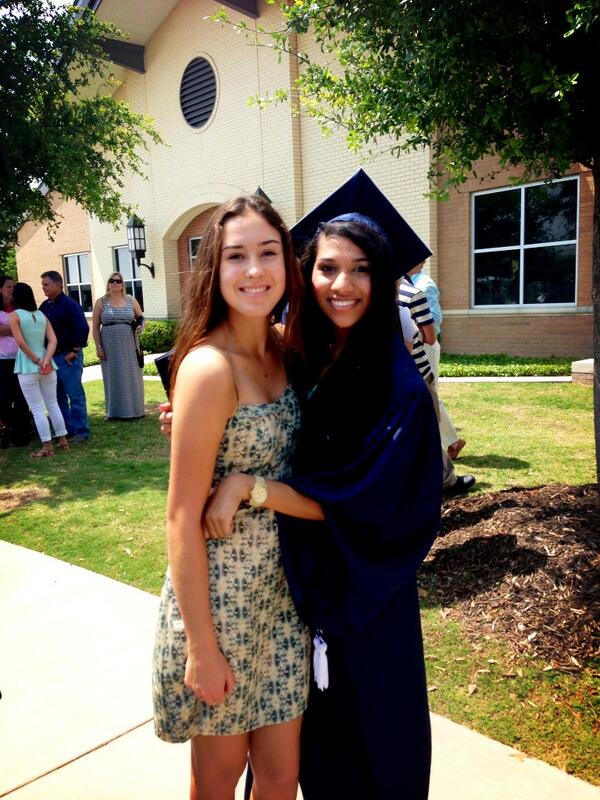 Sam_G27's tweet photo. happy graduation shaina! Love you!! 💗🎾 @shainagagadam http://t.co/Gnw0nZRCFY