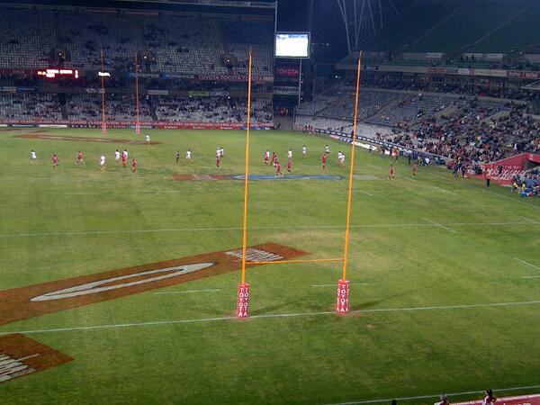 Ruwyn704's tweet photo. Lovely night for running rugby at the Free State Stadium ! http://t.co/BIrFF9XHxD