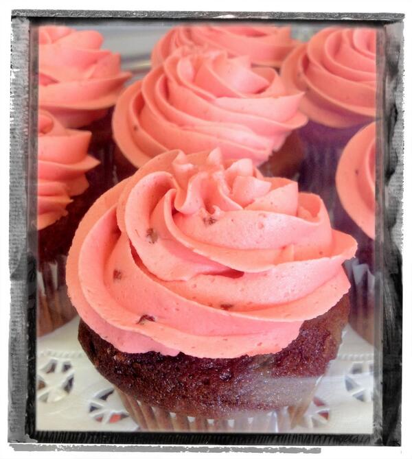 LilRedCoffeeVan's tweet image. #raspberryromance