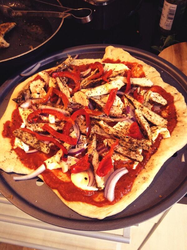 KevanBarber's tweet image. Homemade pizza night #polloadastra