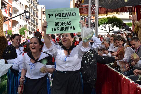 periodicoyecla's tweet photo. Foto de los ganadores en la categoría infantil. Peña la Juventud. #sanisidroyecla #periodicodeyecla http://t.co/L9180b9FaE