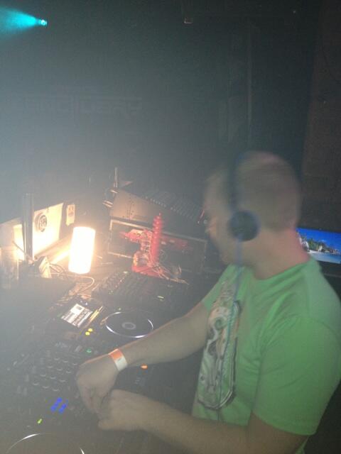 BKkR3frCQAAkEOs.jpg:large