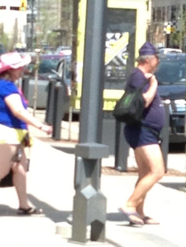 JanKutz's tweet photo. Man left house in wife's shorts #winner #shortyshorts http://t.co/LcoWq3xoc1