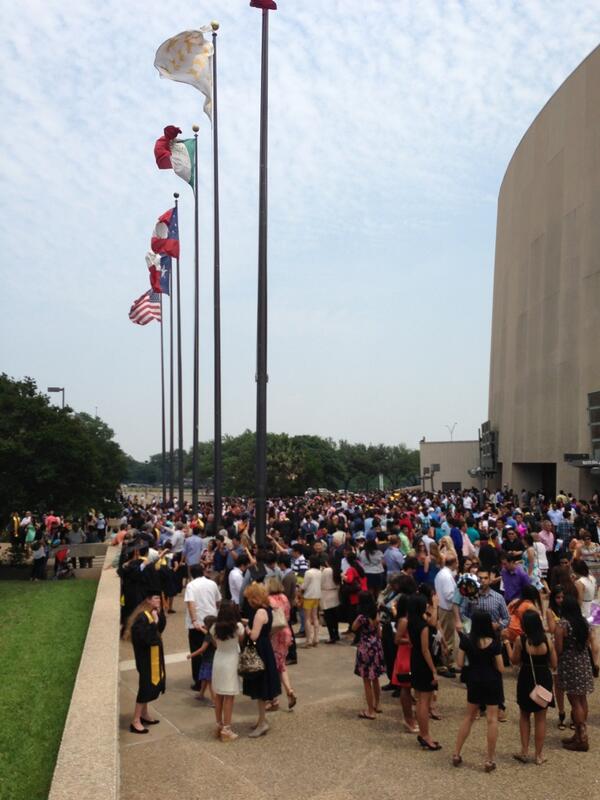 thedailytexan's tweet image. Families were blown away by the graduation only to walk outside and face hot winds. #UTgrad