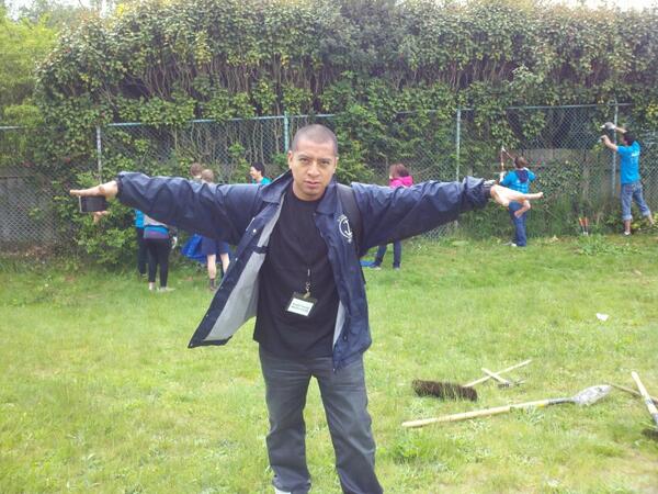 posdaddy's tweet photo. @PRINCEofLC flying with some volunteers for @SWDay #microsoft http://t.co/3UuCRvj24P