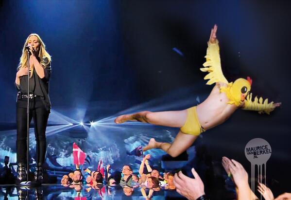 Smetje op de avond. Dries Roelvink uit de zaal verwijderd na ongeoorloofd gedrag. #anouk #esf #birds